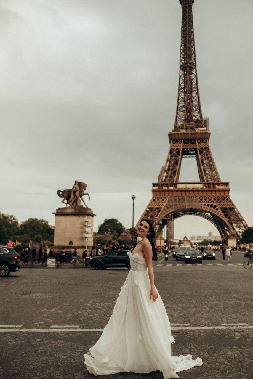 Strapless Chiffon Wedding Dress with 3D Floral Appliqués, Bridal White Dress Flowing Train, Romantic Engagement Gown