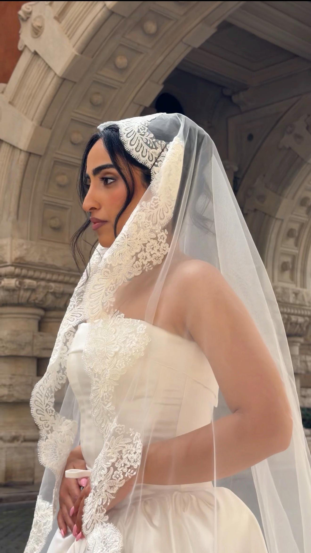 Long Wedding Veil, Mantilla Veil Lace Edge, White Mesh & Lace Bridal Veil, Cathedral Long Veil