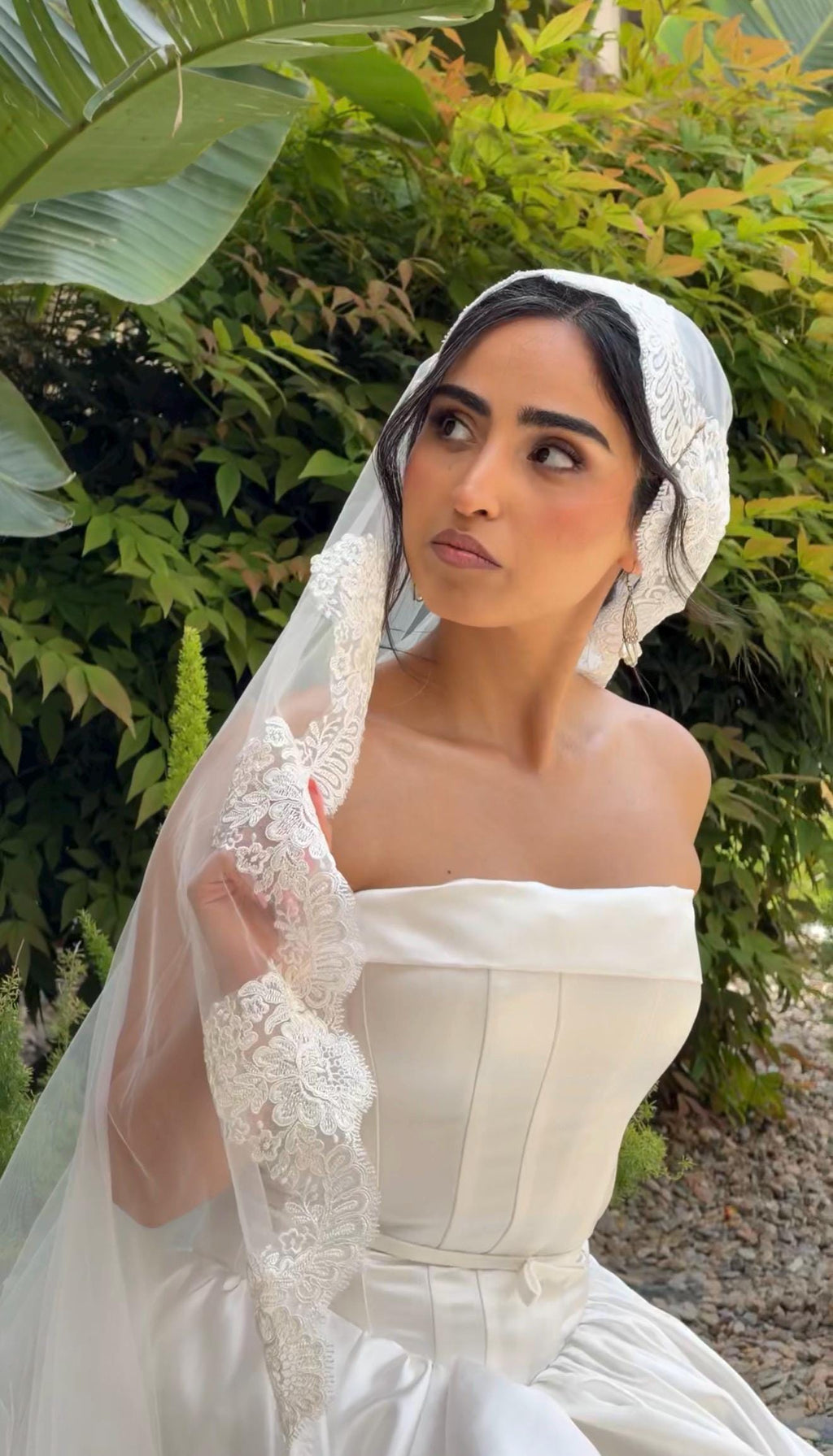 Long Wedding Veil, Mantilla Veil Lace Edge, White Mesh & Lace Bridal Veil, Cathedral Long Veil